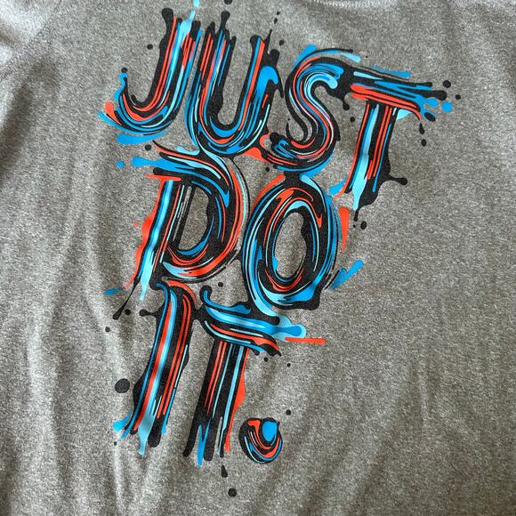 Nike athletic tee - Picture 4 of 4